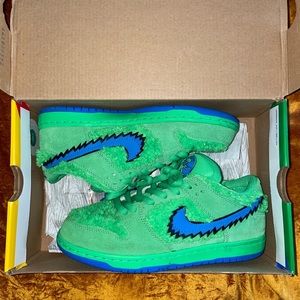 Nike SB green dunk low Grateful Dead Bears